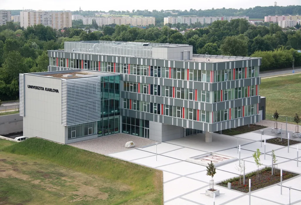 Çekya'da Tıp Eğitimi | Ücretler, Denklik ve Kabul Şartları