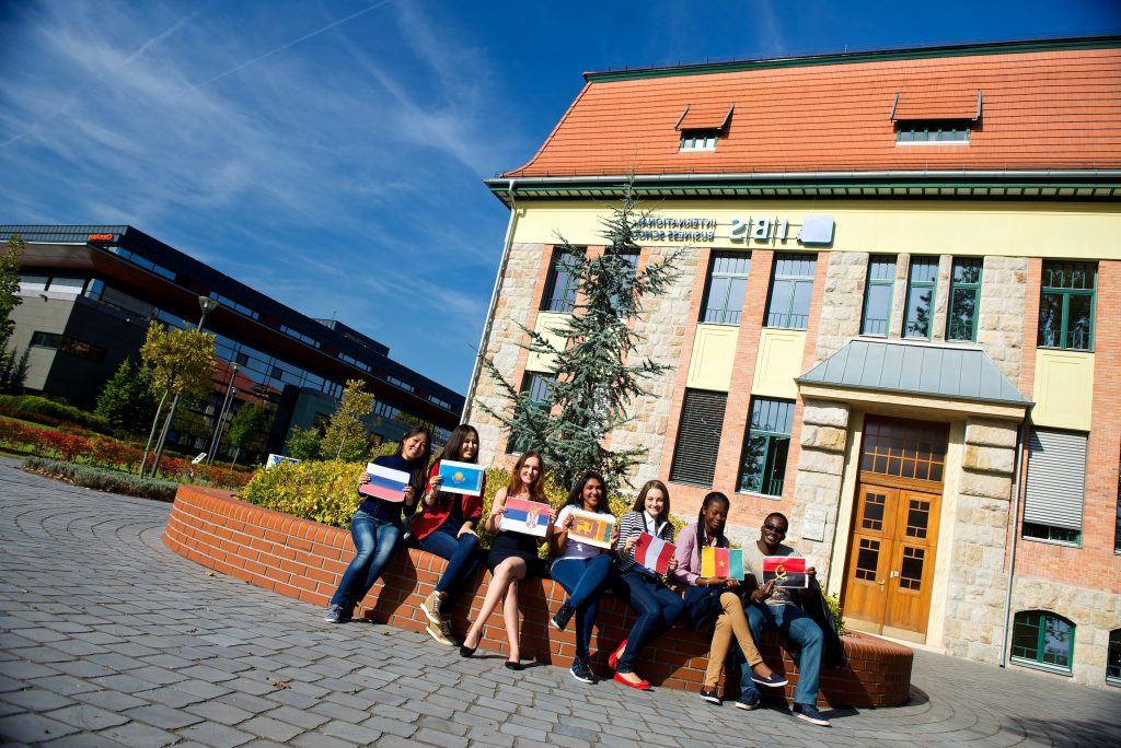 Macaristan'da İngiliz ve Amerikan Diploması - İntergenç Yurtdışı Eğitim